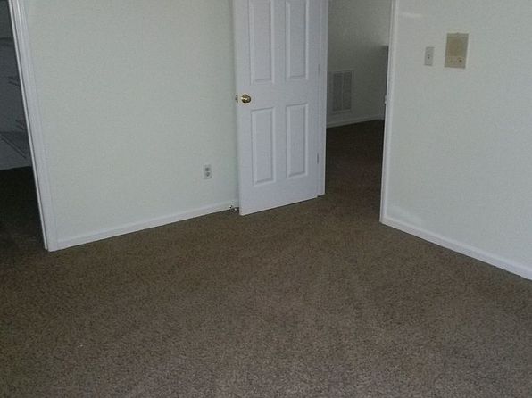 5006 Greenview Dr