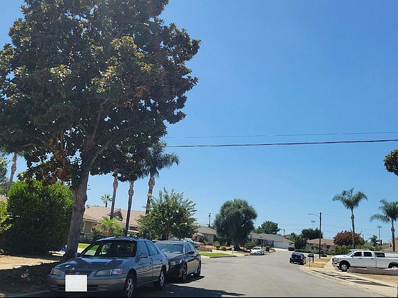 4th image of 9052 La Grande St