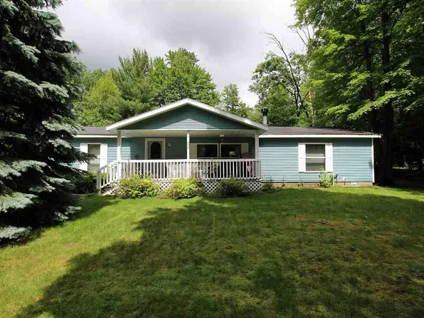 408 Silverhill Dr, Houghton Lake, MI 48629