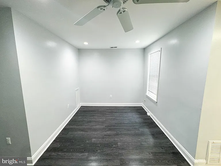 719 Euclid St NW #4 — Photo 3