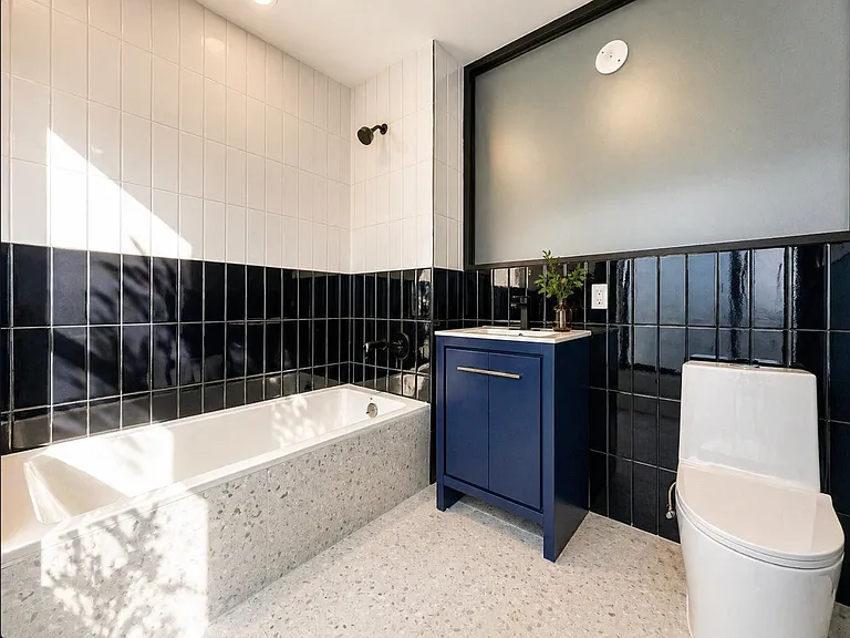 1052 President St #8 — Photo 4