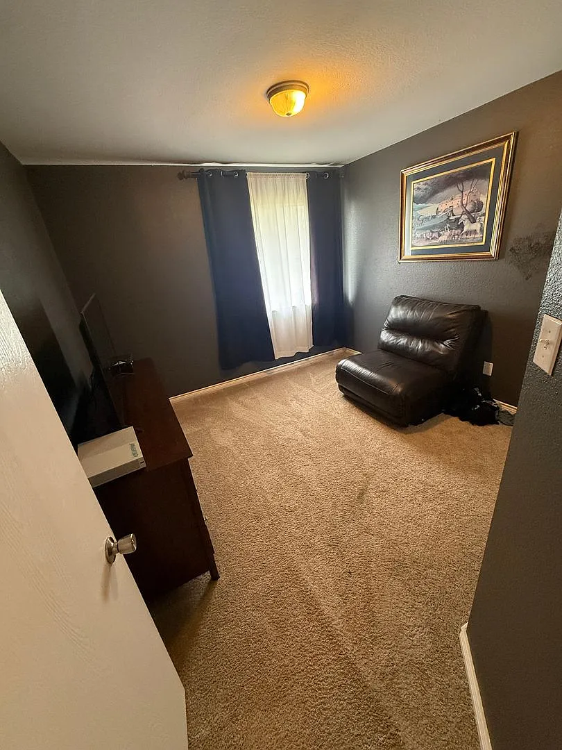 Move In Special $500 Off 1st Full Months Rent Lake Dallas Home!! — Photo 3