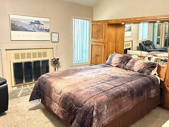 3rd image of 844 Crest Pines Ln