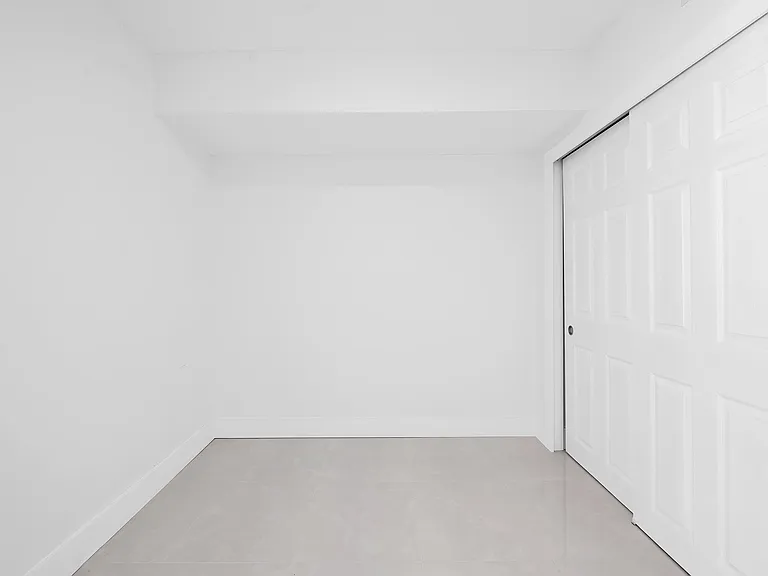 2200 NE 33rd Ave #2D — Photo 7