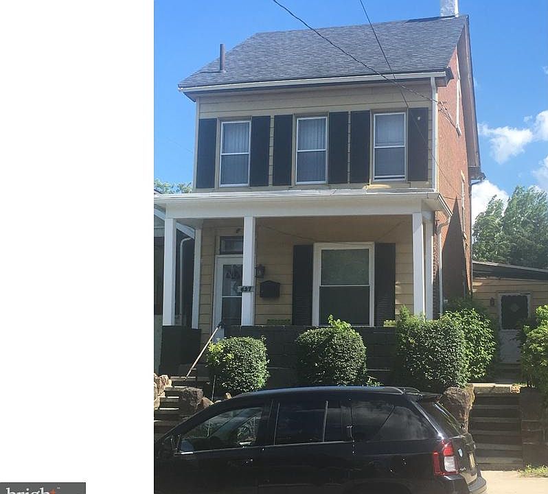 2nd image of 637 Walnut St