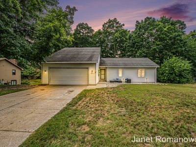 10763 Black Cherry Dr, Allendale, MI, 49401