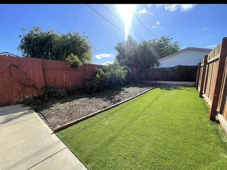 B1281 Shari Way — Photo 10