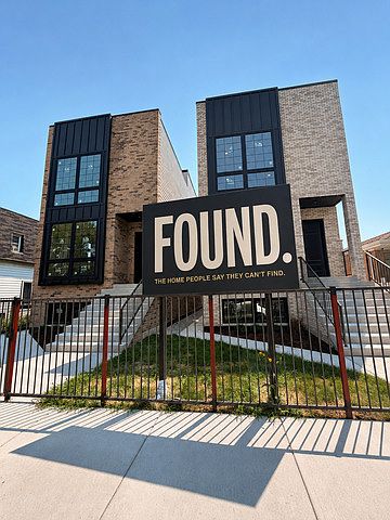1st image of 515 W 28th Pl