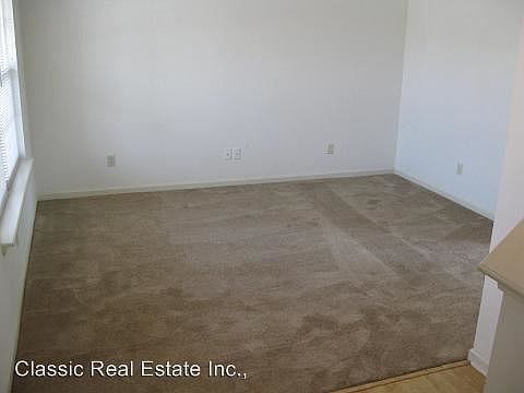 2nd image of 216 Acorn Falls Dr