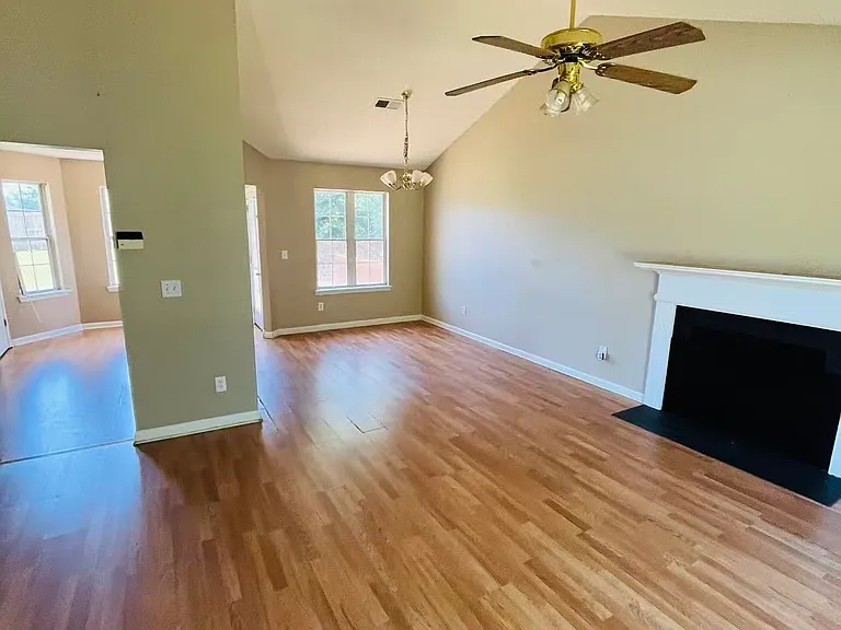 1617 Vinebrook Ter NW — Photo 4