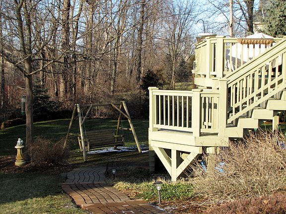 3rd image of 10444 Londonderry Dr