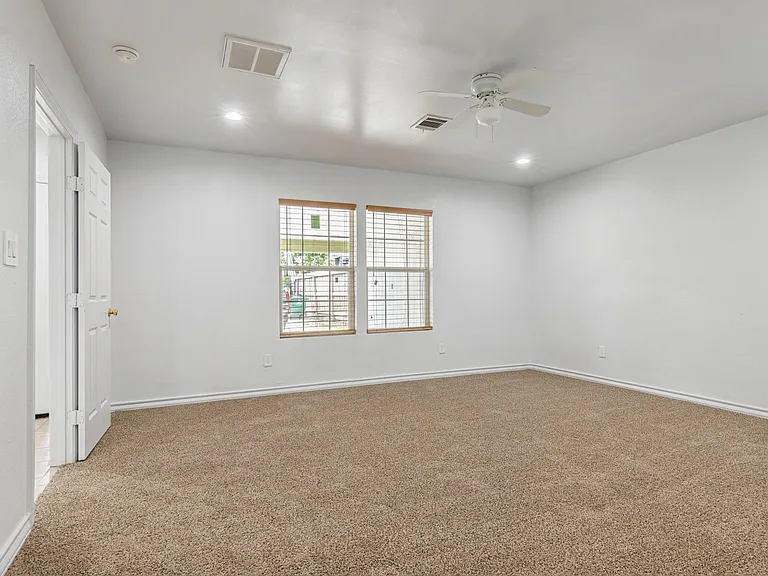 4505 Cochran St — Photo 12