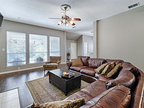 5th image of 3208 Brentwood Dr