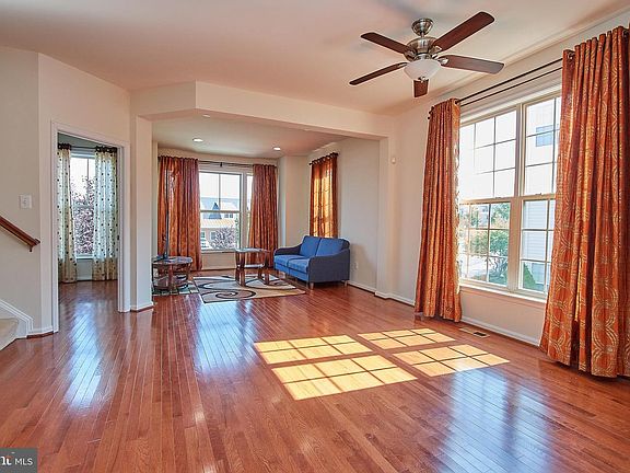 2nd image of 42649 Macauley Pl