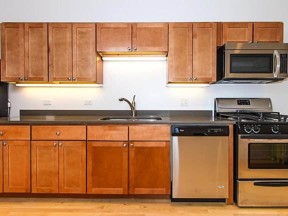 3rd image of 6150 N Hoyne Ave #2