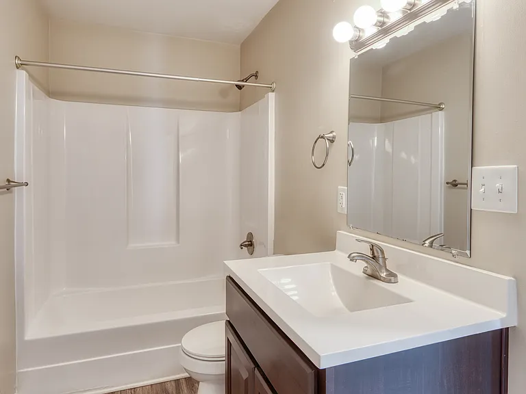 North Beach Apartments — Photo 14