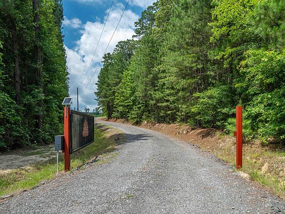 4th image of 1382 Big Creek Rd