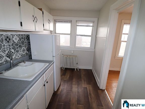 4th image of 2406 J St #D