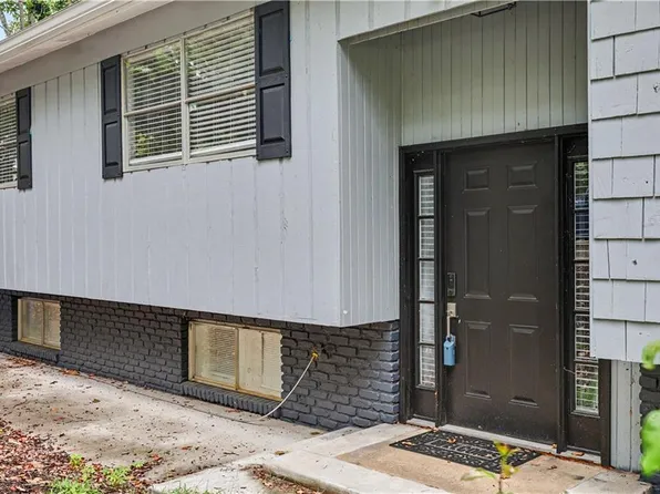 2276 Skyline Dr, Gainesville, GA 30501