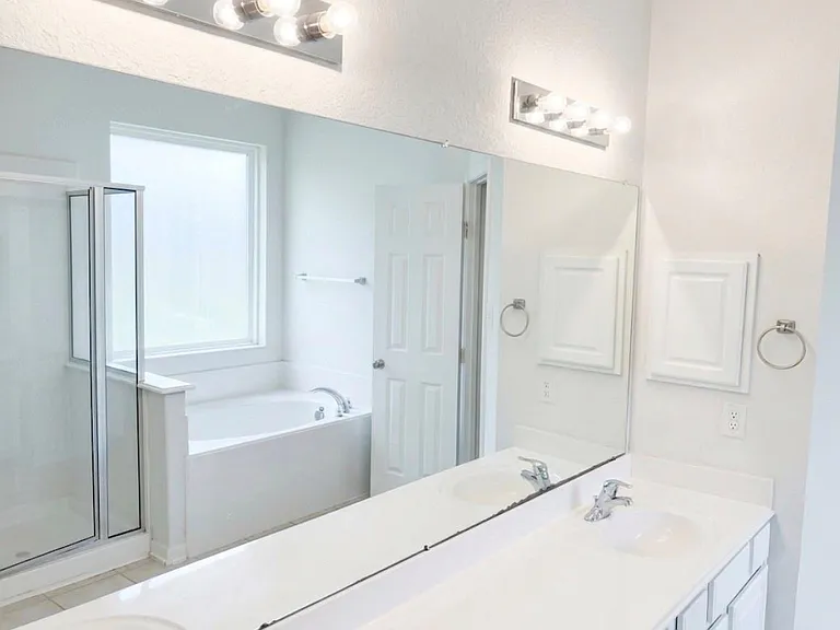 2032 Creek Shore Ln — Photo 10