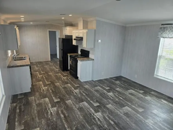 7400 46th Ave N Lot 153, Saint Petersburg, FL 33709