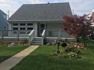 6148 W Kinnickinnic River Pkwy, Milwaukee, WI 53219