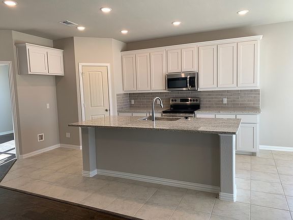 2nd image of 4621 Oriole Dr
