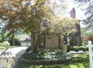 31625 Auburn Dr, Beverly Hills, MI 48025