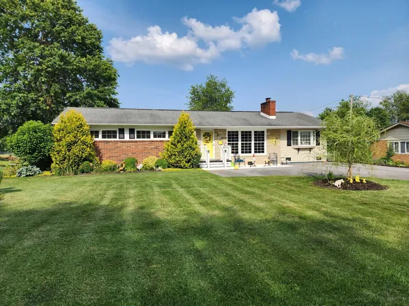 266 Morningside Ln NE, Abingdon, VA 24210