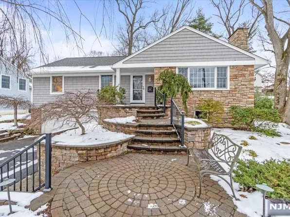 46 Balfour Ln, Ramsey, NJ 07446