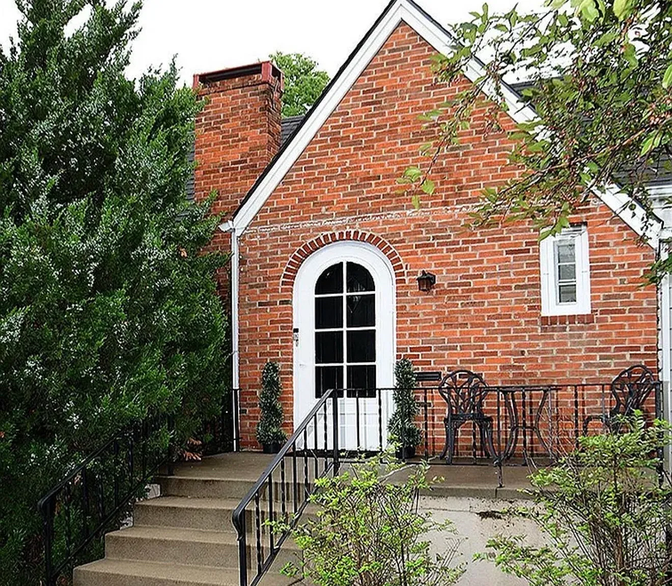4 bed, 1460 sqft, $2,000 — Photo 1