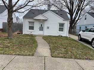 22852 Rosalind Ave, Eastpointe, MI 48021