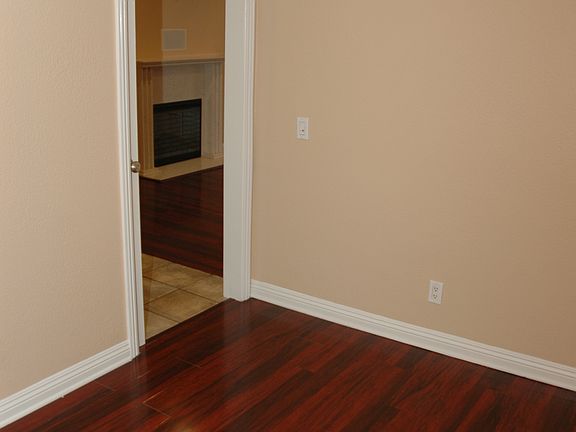 3rd image of 323 N Jackson St APT 206