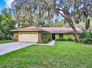 132 Lakeview Dr, Auburndale, FL 33823