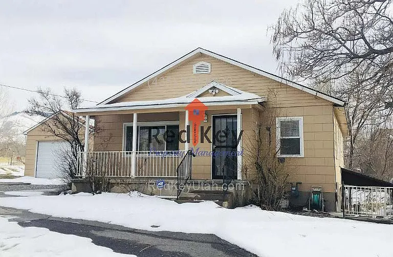 S Main St Duplex — Photo 1