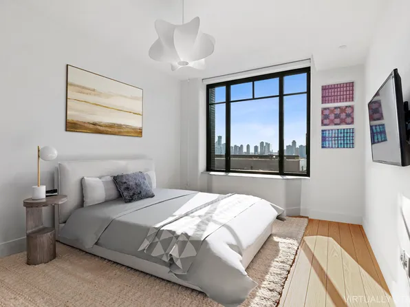 110 Charlton Street 17C image 3 of 13