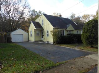 2915 Lorraine Ave, Kalamazoo, MI 49008