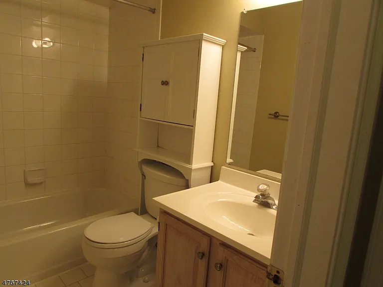 8 Genoble Rd — Photo 11
