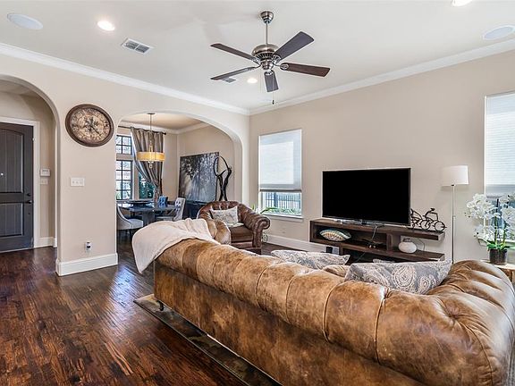 5th image of 2272 Longwood Dr