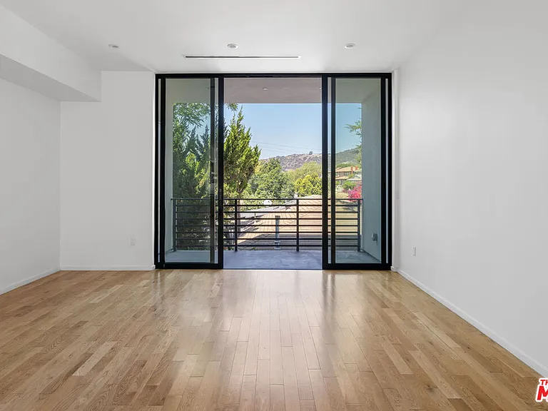 1411 Roca Ln — Photo 6