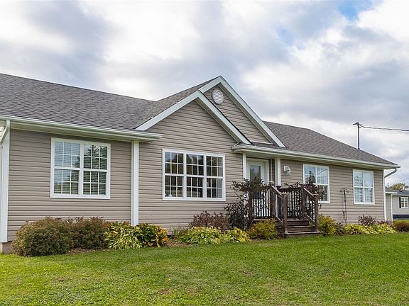2nd image of 584 Lower Montague Rd