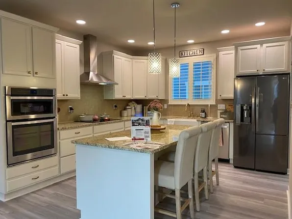 18811 Village Pkwy E, Bonney Lake, WA 98391