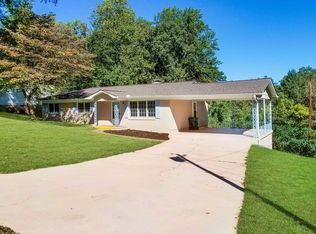 29 Pine Ridge Dr, Greenville, SC 29605