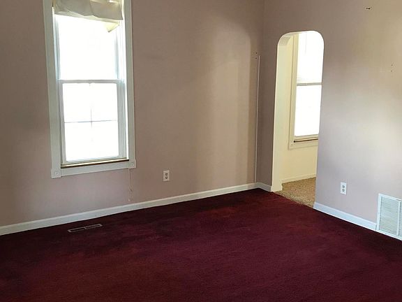 4th image of 722 4th Ave
