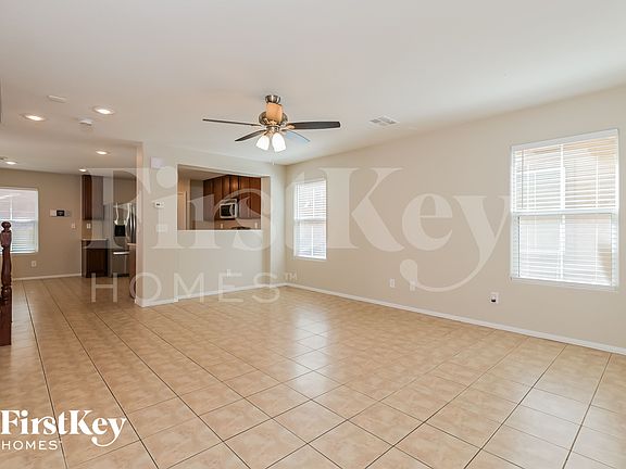 4th image of 987 Eureka Dunes Ave