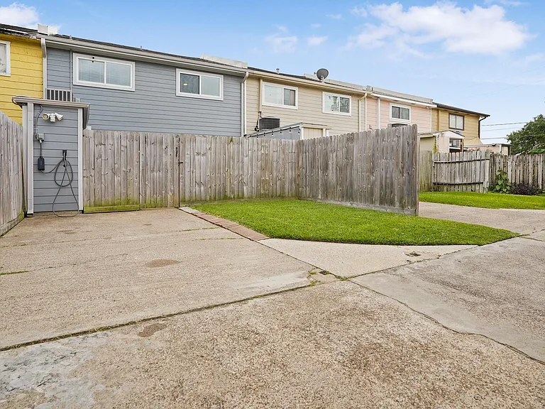 207 Granberry St — Photo 17