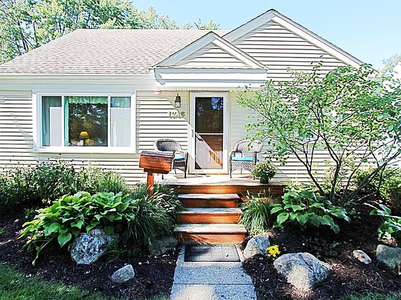 2nd image of 1246 Evelyn St