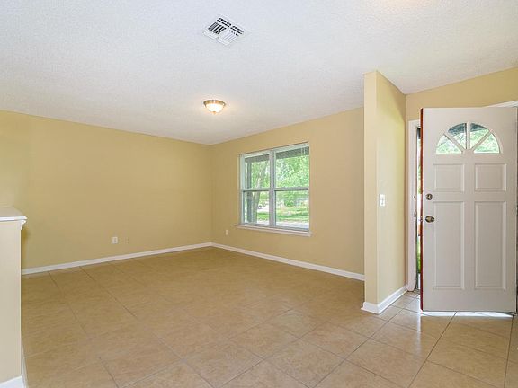 5th image of 1505 Rebecca Dr