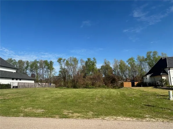 305 Cypress Crossing Cir, Belle Chasse, LA 70037