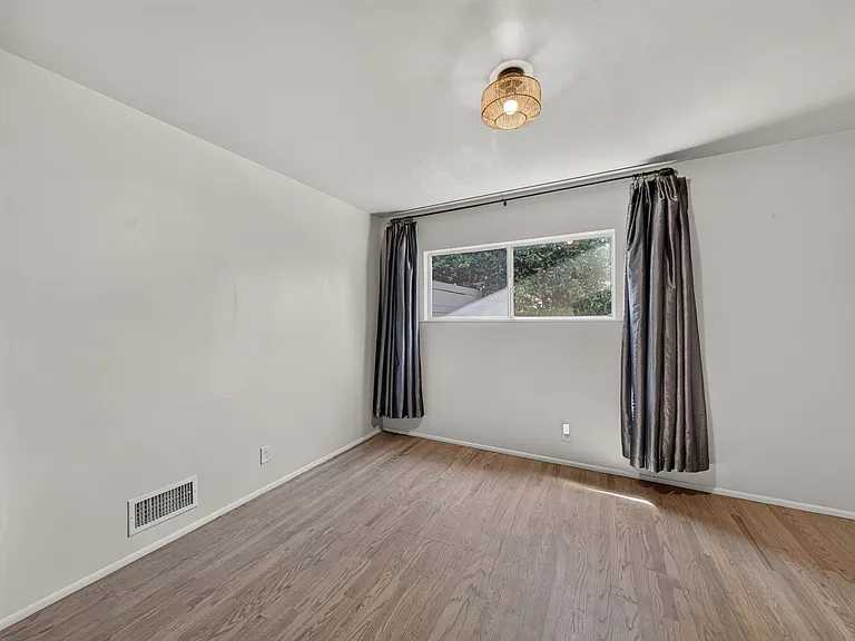 614 N Glendora Ave — Photo 12